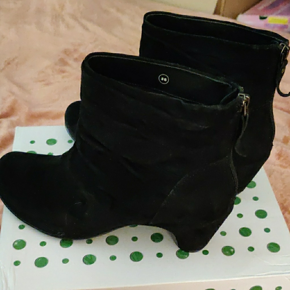 Ankle boots